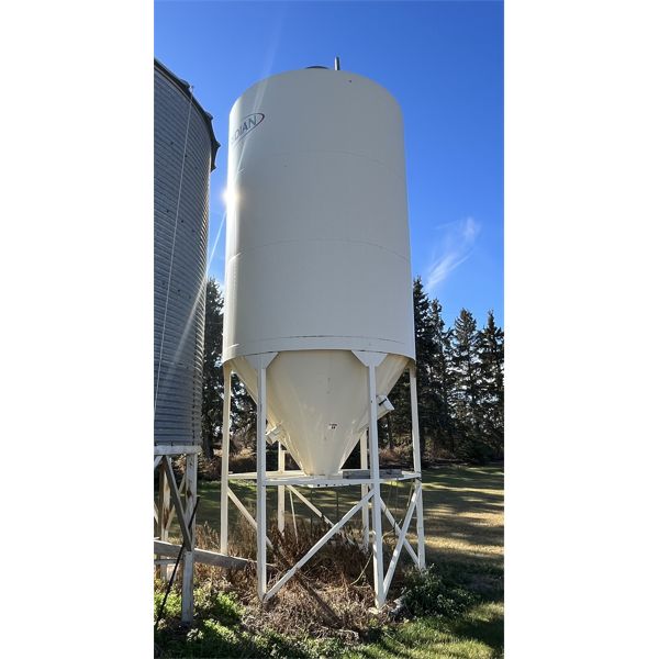 1000 Bushel Meridian Hopper Bin
