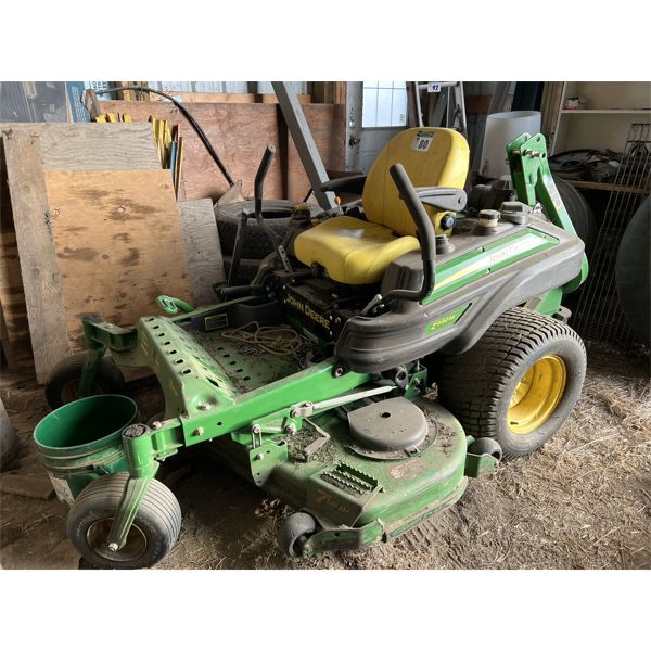2013 John Deere Z930M with Roll Bar. 60"Blade. 25HP Gas Motor. 121 Hrs