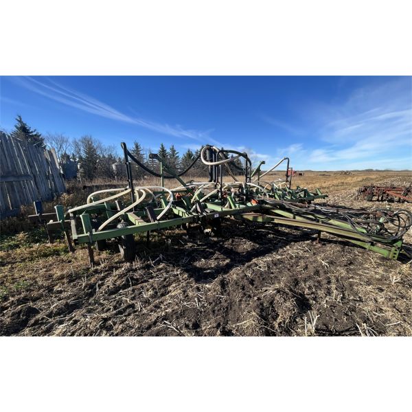 John Deere Heavy Duty Cultivator, 24ft, Model 1600 c/w sweeps