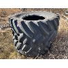 Image 3 : 30.5 L32 set of Tires - fits 960 JD Combine