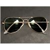 Image 2 : Pair of Ray Ban sunglasses