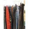 Image 2 : Rack of approx. 50 jeans - rack not included