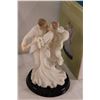 Image 2 : Dancing Wedding Couple Statue -NIB, 2-Tier Metal Basket
