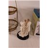 Image 4 : Dancing Wedding Couple Statue -NIB, 2-Tier Metal Basket