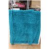 Image 6 : * Shopping Cart - 35"x22"x16", (2) Throws: Faux Fur & Green Shag, Brown Bathmat