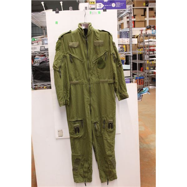 Canadian Air Force Pilot Flight Suit (Size 7342 - 73  Tall, 42  Chest)