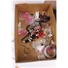 Image 5 : Ladies Jewelry - Various Items of Varying Condition: including Earrings, Necklaces, Bracelets, Penda