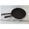 Image 1 : (2) Cast Iron Frying Pans ( 9 3/4" x 8 3/4")