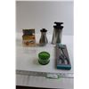 Image 1 : Assorted Kitchen Supplies