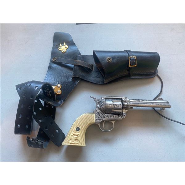 Replica 45 Cal Western Revolver with Leather Holster