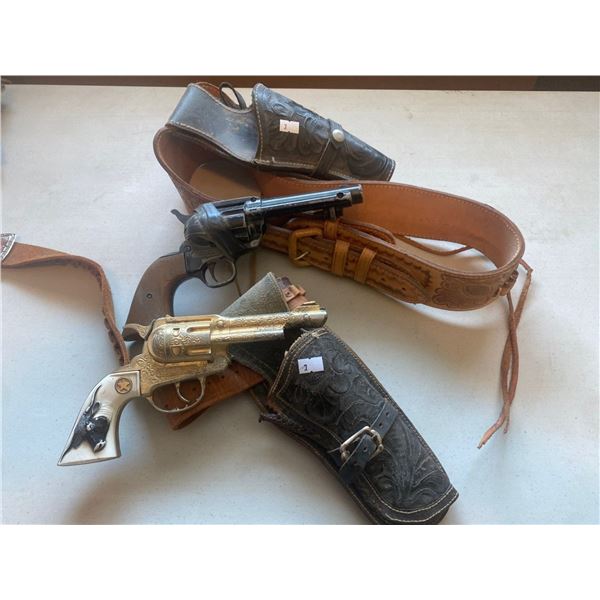 Texan Junior Capgun And Co2 Pistol With Leather Holsters