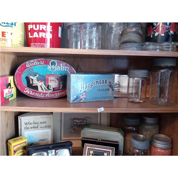 Assortment Of Vintage Kitchen Collectables