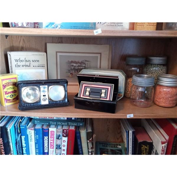 Vintage Radio And Collectables