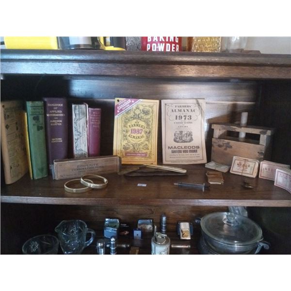 Assortment Of Vintage Collectables