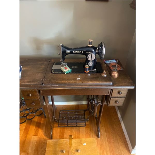 Antique Singer Sewing Machine Desk MO:JA905100