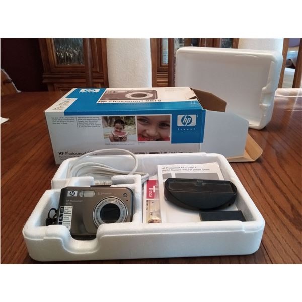HP Photosmart Digital Camera MO:R818 Like New In Box