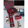 Image 2 : Assortment Of Vintage Shaving Collectibles