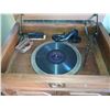 Image 2 : Old Fashioned Record Player