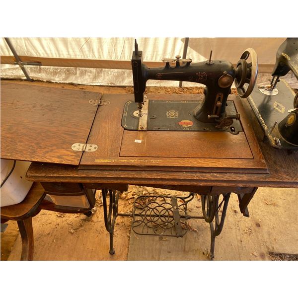 Set Of Antique Singer Sewing Machines With Desks