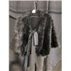 Image 3 : 2 FAUX FUR WHITE AND BLACK SHAWLS