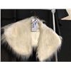 Image 2 : 2 FAUX FUR SHAWLS IN WHITE AND BLACK