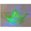 Image 2 : Gorgeous Uranium Depression Glass Citrus Juicer Large