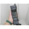 Image 9 : Lot of Early 1990 Cell Phones