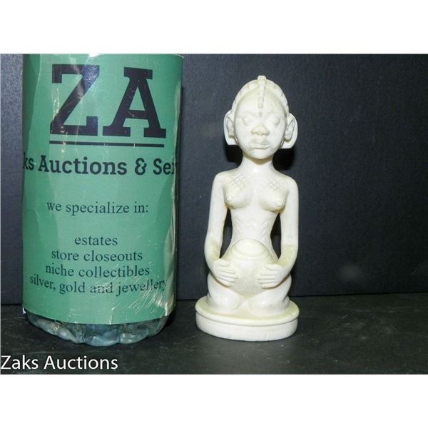 Antique Afrikkan Kneeling Tribe Goddess