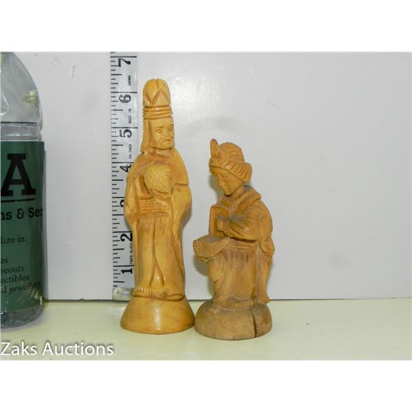 2 Chinese Wooden Figurines (6.5 , 5 )