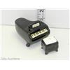 Image 1 : Grand Piano & Stool Salt & Pepper Shaker Set