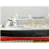 Image 4 : Ocean Liner Queen Mary 2 Model Ship