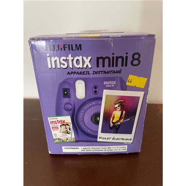 Brand New In Box - Fujifilm Instax Mini 8