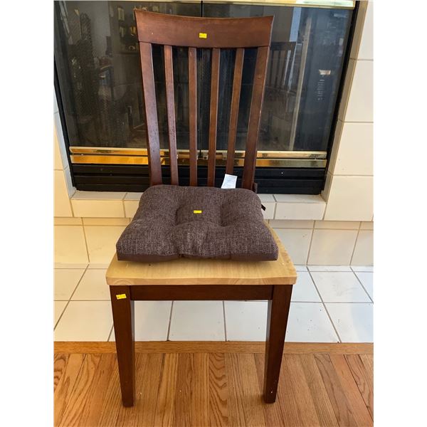 Wooden Kitchen Chair With Seat Pillow 17.5Lx23Dx40H