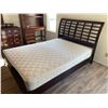 Image 5 : Solid Wood Sleigh Bed With Mattress 64Lx91Dx50H
