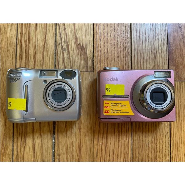 Set Of Digital Cameras Kodak AF 3X & Nikon Cool Pix 5600