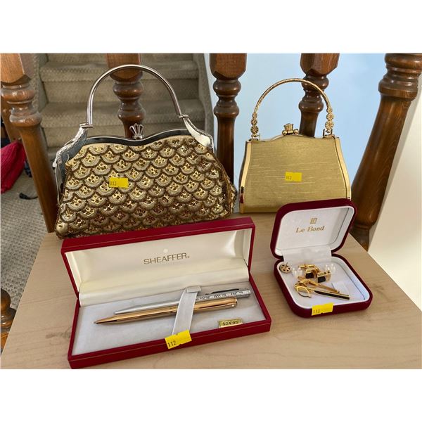 Assorted Collection Of Vintage Ladies Purses & Accessories