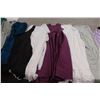 Image 2 : LOT DE 19 ROBES