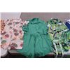Image 2 : LOT DE 23 VÊTEMENTS POUR FEMMES