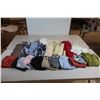Image 1 : LOT DE 21 CHANDAILS POUR FEMMES