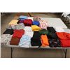Image 1 : LOT DE 30 VÊTEMENTS POUR FEMMES