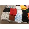 Image 3 : LOT DE 30 VÊTEMENTS POUR FEMMES