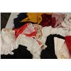 Image 2 : LOT DE 100 VÊTEMENTS POUR FEMMES