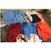 Image 8 : LOT DE 100 VÊTEMENTS POUR FEMMES