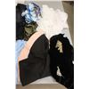 Image 13 : LOT DE 136 VÊTEMENTS POUR FEMMES