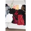 Image 3 : LOT DE 136 VÊTEMENTS POUR FEMMES