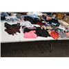 Image 1 : LOT DE 45 VÊTEMENTS POUR FEMMES
