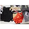 Image 2 : LOT DE 45 VÊTEMENTS POUR FEMMES