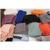 Image 2 : LOT DE 37 VÊTEMENTS POUR FEMMES ASST