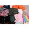 Image 3 : LOT DE 37 VÊTEMENTS POUR FEMMES ASST