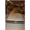 Image 1 : MATELAS KING KINGSDOWN 76"x79"x13"-IMPARFAIT